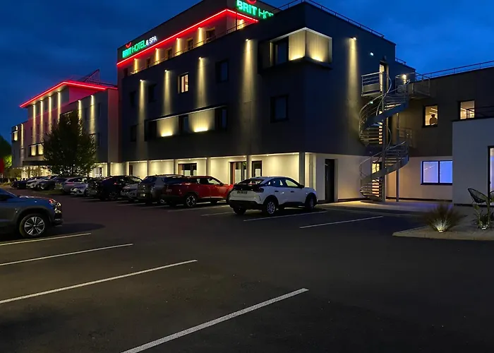 Brit Hotel Du Parc - Fougères